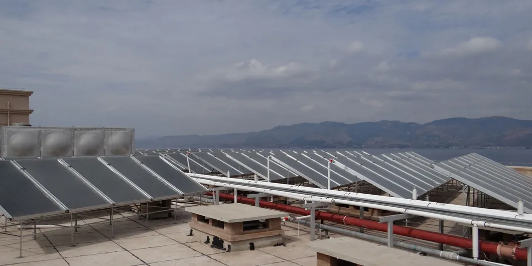 Anti-Corrosion Flat Plate Solar Collector Panel with Selective Blue Sputtering Absorber